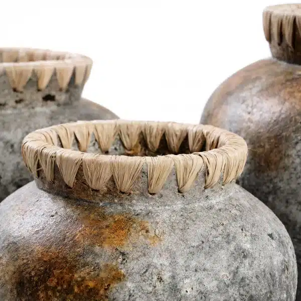 vase artisanal effet béton terre cuite, déco design