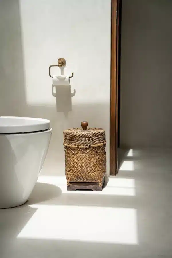 panier poubelle de salle de bain rotin brun naturel, objets déco rotin par lldeco