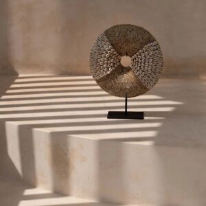 Sculpture en coquillages sur pied — Natural White