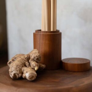 Pot en bois de teck avec couvercle – M