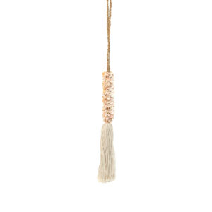 Suspension coquillages et pompons en coton – Rose